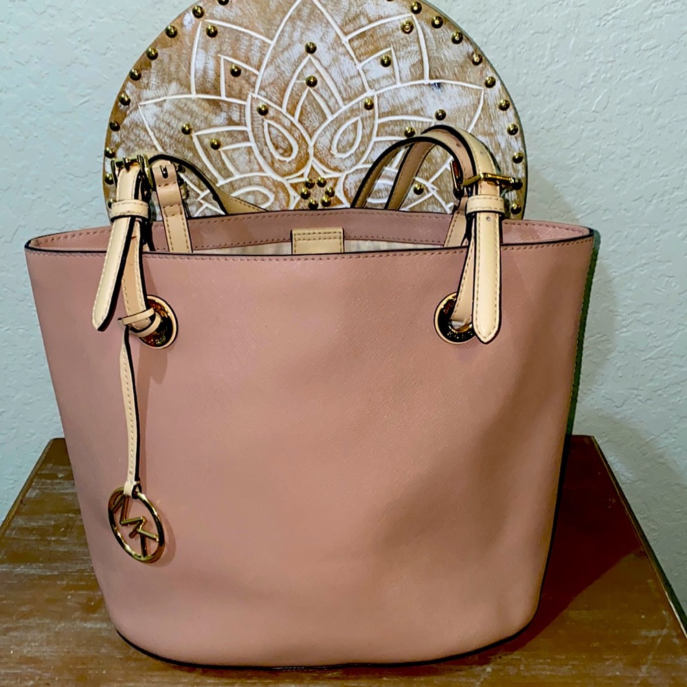 MICHAEL KORS TAUPE TOTE BAG